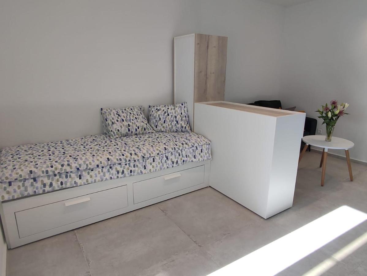 Studio Apartman Irma Cervar Poreč Exterior foto