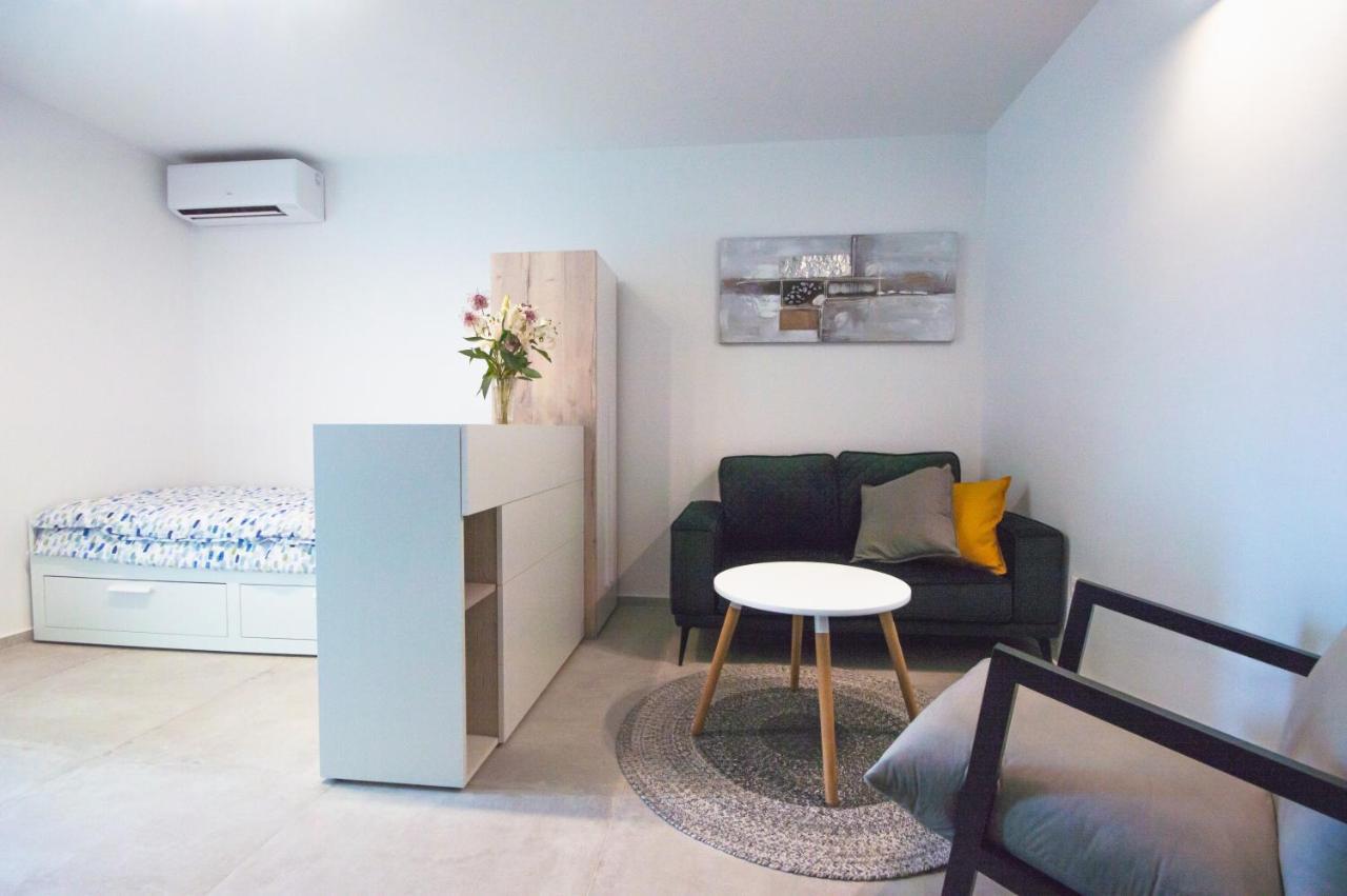 Studio Apartman Irma Cervar Poreč Exterior foto